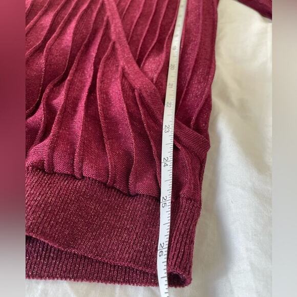 ✨GUESS✨ Prism Surplice Top - Picture 10 of 10